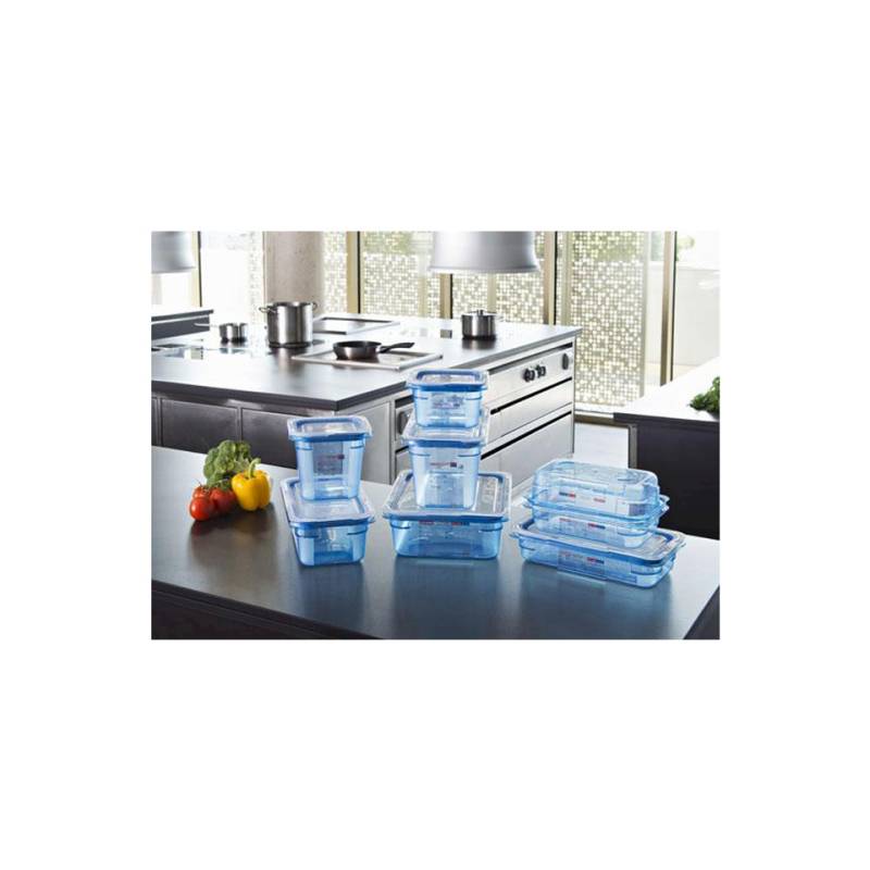 Light blue plastic 1/6 container with lid height 6.5 cm