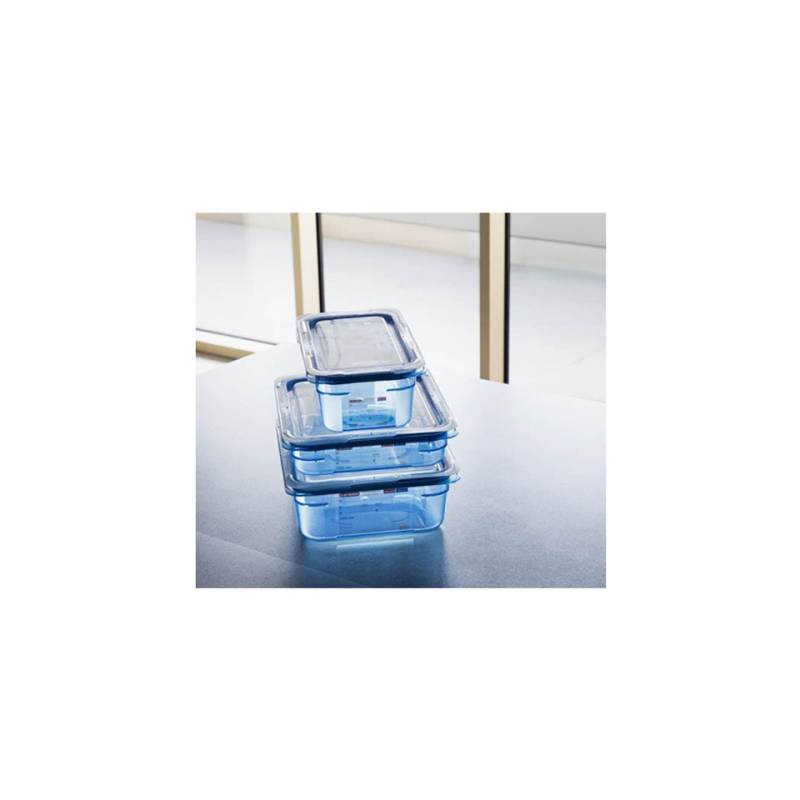 Light blue plastic 1/6 container with lid height 6.5 cm