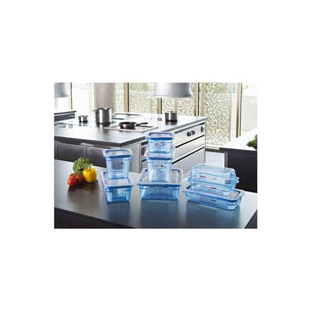 Light blue plastic 1/4 container with lid height 10 cm