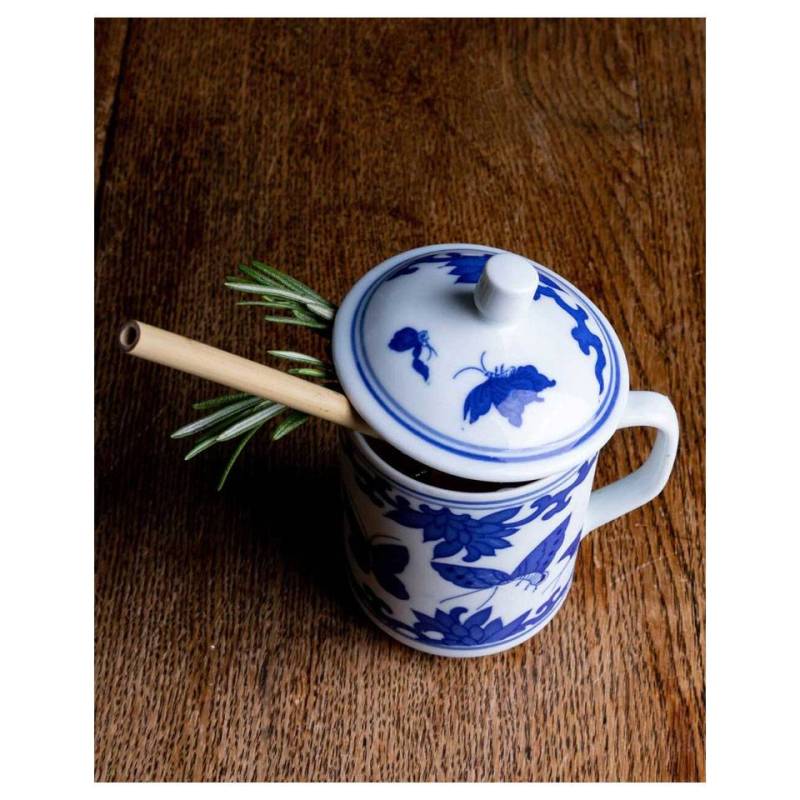 Butterfly Blue herbal tea cup with filter and porcelain lid cl 30